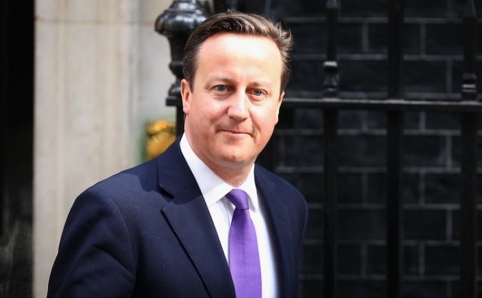 Premierul britanic David Cameron pleacă din reşedinţa sa din 10 Downing Street înainte de apariţia sa la ancheta Leveson pe 14 iunie 2012, în Londra, Anglia.