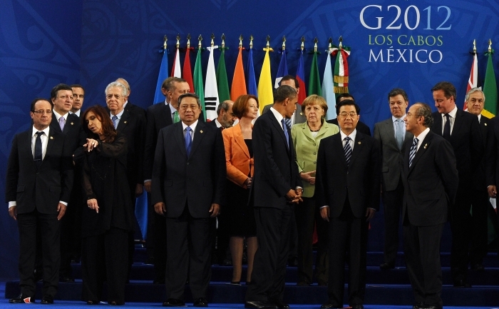 Liderii lumii reuniţi la summitul G20 din Mexic.
