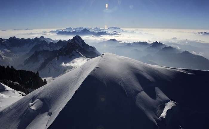 Poză din aer a Vârfului Mont Blanc, Alpii francezi.