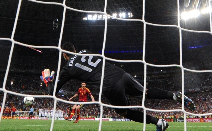 Echipa de fotbal a Spaniei s-a calificat în finala EURO 2012, după 4-2 cu Portugalia. (PIERRE-PHILIPPE MARCOU / AFP / GettyImages)