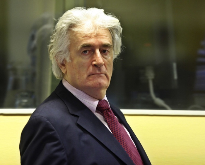 Radovan Karadzici în faţa tribunalului de la Haga, arhivă (Michael Kooren / AFP / Getty Images)