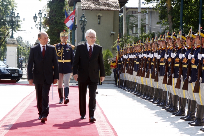 Traian Băsescu l-a primit la Palatul Cotroceni pe Ivo Josipovic, preşedintele Republicii Croate.