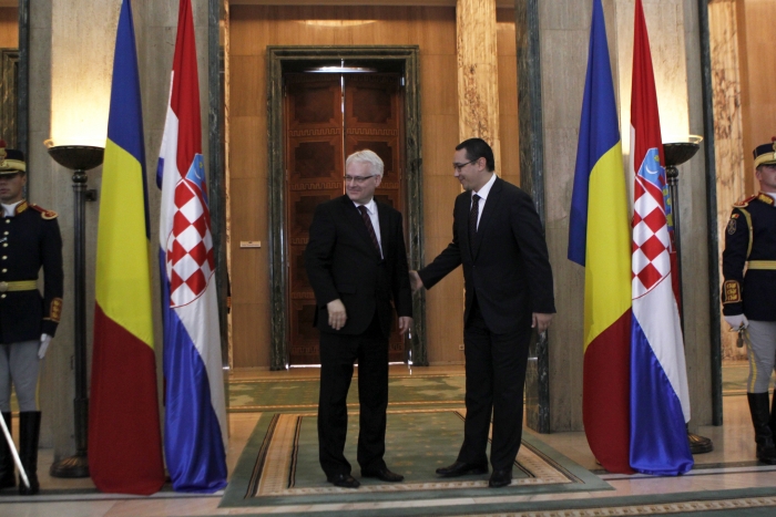 Victor Ponta şi Ivo Josipovic, Preşedintele Republicii Croaţia, la întâlnirea de la Palatul Victoria