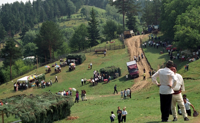 Sărbători populare la sate,serbare câmpenească la Ţebea
