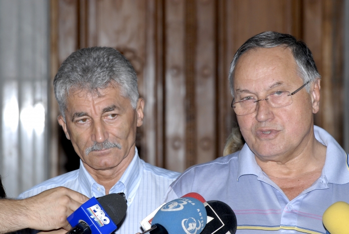 Declaraţii de presă, Mircea Toader şi Ioan Oltean, la Parlamentul României. (Epoch Times România)