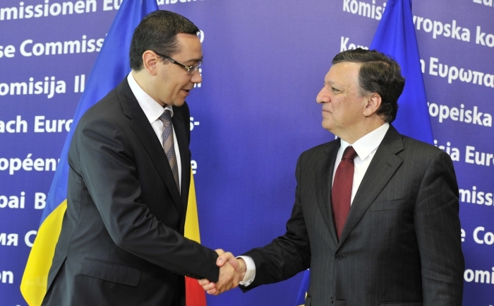 Premierul român Victor Ponta alături de preşedintele Comisiei Europene, Jose Manuel Barroso. (GEORGES GOBET / AFP / GettyImages)