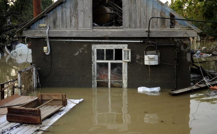 Case inundate în Krymsk, regiunea Krasnodar, 8 iulie 2012 (MIKHAIL MORDASOV / AFP / GettyImages)
