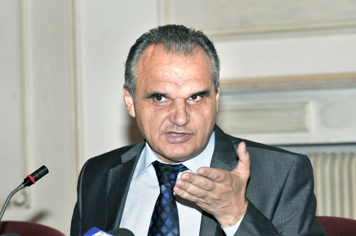 Conferinţă de presă cu Vasile Cepoi, ministrul sănătăţii (Epoch Times România)