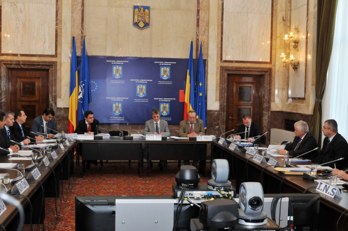 Reprezetanţii Institutului Naţional de Statistică, INS, la Ministerul Administraţiei şi Internelor (Epoch Times România)