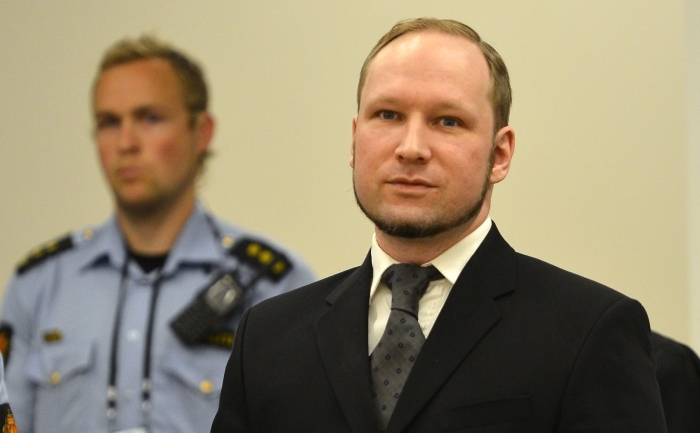 Anders Behring Breivik în faţa tribunalului din Oslo, 24 august 2012.