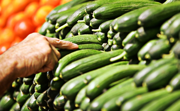 Consumaţi mai multe legume, fructe şi verdeţuri, pentru a permite organismului să-şi menţină echilibrul acido-bazic vital