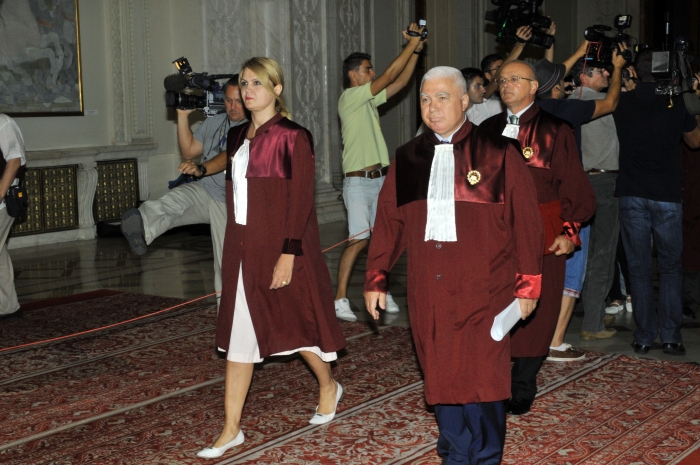 Curtea Constituţională în Parlamentul României