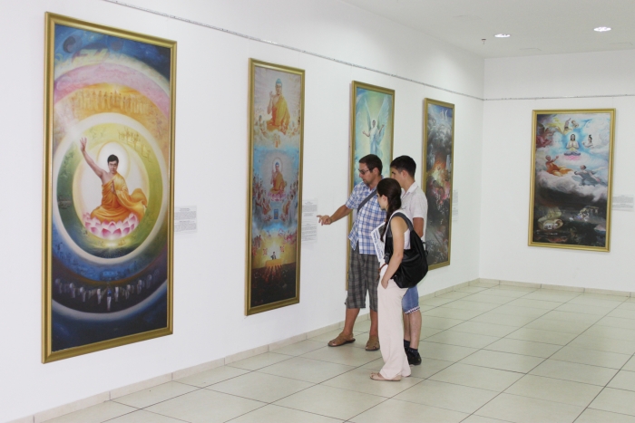Expoziţia Internaţională „Adevăr-Compasiune-Toleranţă” la Chişinău