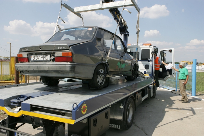 Maşini parcate neregulamentar ce au fost ridicate (Epoch Times România)