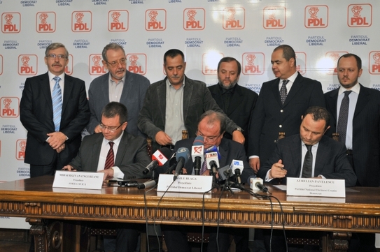 Semnarea Protocolului pentru "Alianţa România Dreaptă". (Epoch Times România)