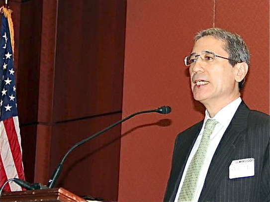 Gordon Chang, autor al cărţii “Prăbuşirea apropiată a Chinei”. (Ariel Tian / The Epoch Times)