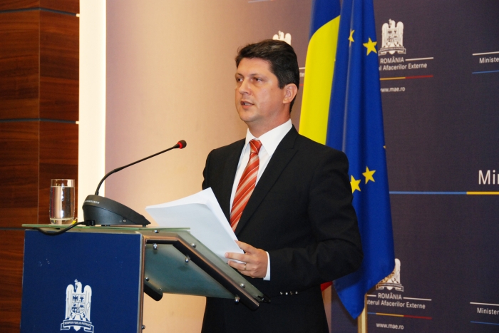 Ministrul de externe, Titus Corlăţean.