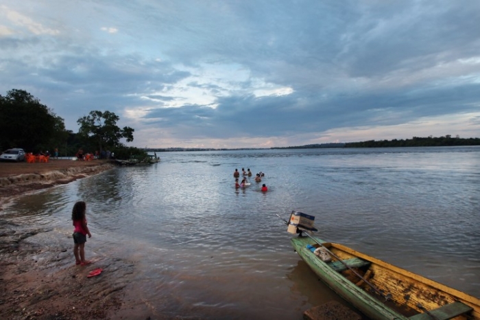 Râul Xingu, lângă barajul Belo Monte, bazinul amazonian, 2012, Brazilia (Mario Tama / Getty Images)