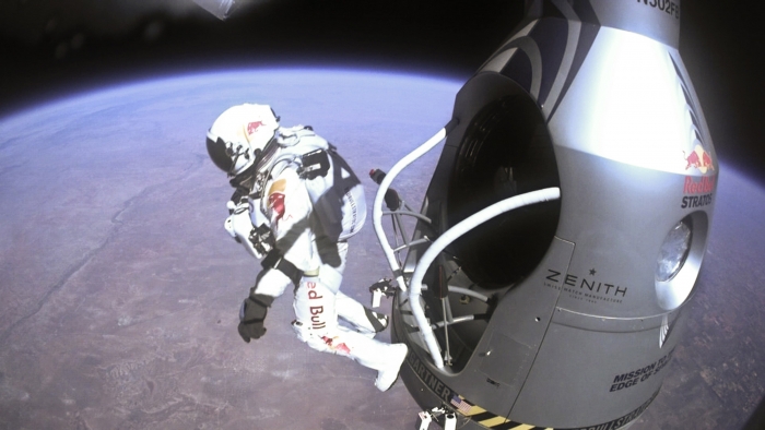 Felix Baumgartner a realizat o misiune istorică, fiind primul om care a depăşit viteza sunetului prin cădere liberă din stratosferă
