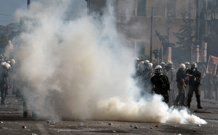 Protest în Atena, devenind violent, 18 octombrie 2012 (LOUISA GOULIAMAKI / AFP / Getty Images)