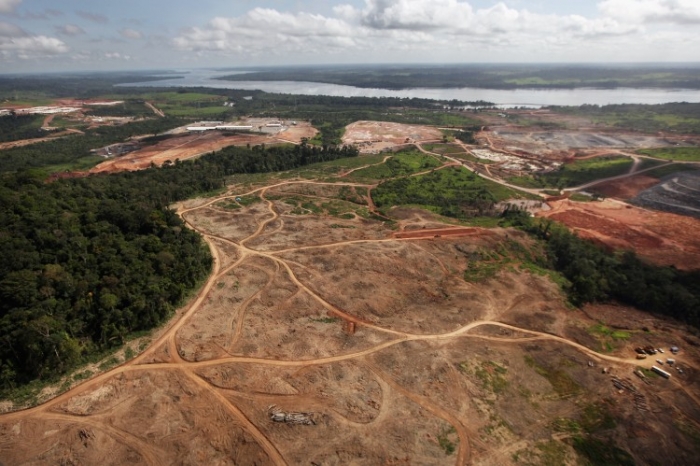 O porţiune a şantierului de construcţie a Barajului Belo Monte din bazinul Amazonului este văzută în 15 iunie 2012.