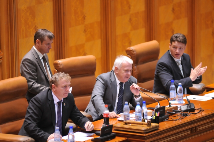 Dezbaterea moţiunii simple a PDL "Guvernul USL- frâna de motor a bugetului", în plenul Camerei Deputaţilor