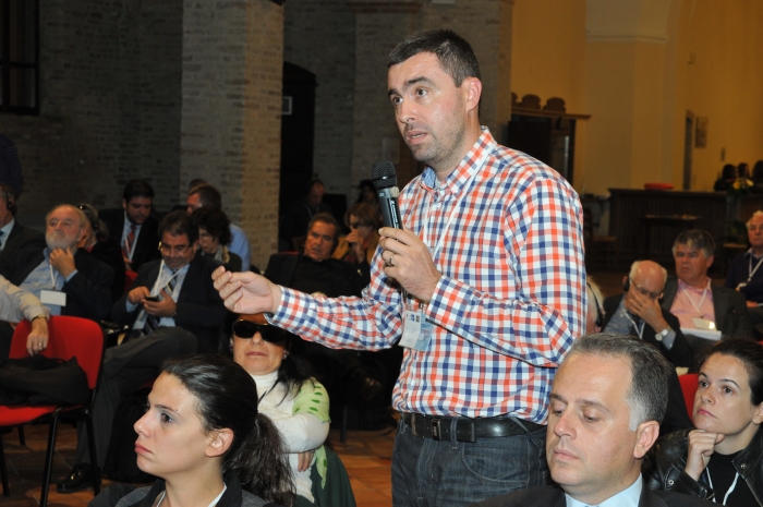 Al 50-lea Congres AEJ (Association of European Journalists), Offida (Italia), 25 - 28 octombrie 2012. Stelian Negrea pledând pentru cauza jurnalismului în România.