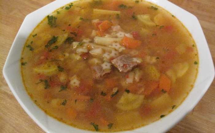 Supa minestrone cu carne şi legume