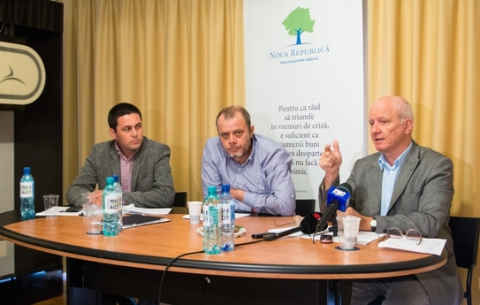 Conferinţă de presă a partidului Noua Republică, 4 octombrie 2012 (Mihuţ Savu / Epoch Times)