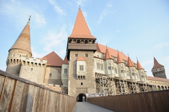 Castelul Corvinilor - vedere exterioară (Mihuţ Savu / Epoch Times)