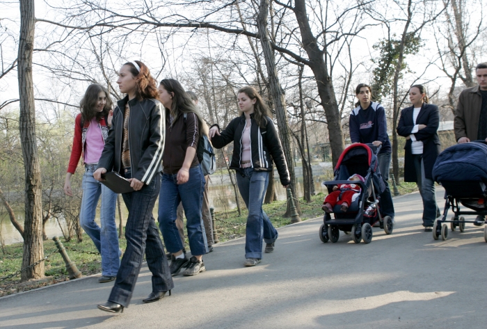 Tineri în parc (Epoch Times România)