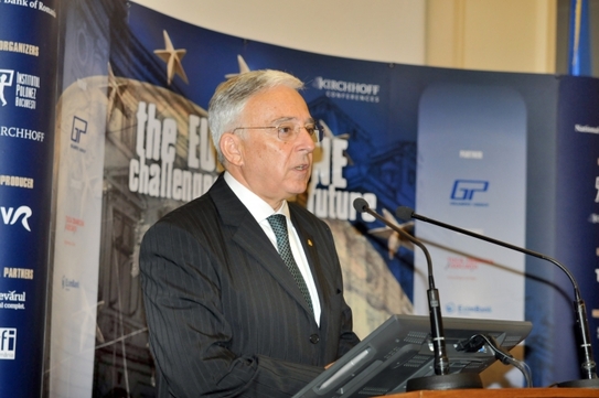 BNR, Zona EURO-provocări pentru viitor. În imagine, Mugur Isărescu, Guvernetorul Băncii Naţionale (Epoch Times România)