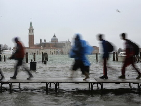 Veneţia inundată, 19 noiebrie 2012 (Marco Sabadin / AFP / Getty Images)