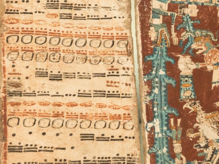 
Unul din cele patru manuscrise mayaşe istorice, care există încă în lume şi care împreună sugerează că civilizaţia modernă se va termina la 21 decembrie, de la Biblioteca Saxonă de Stat, la 8 noiembrie 2012, în Dresda, Germania.
