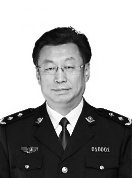 Li Yali, fostul director adjunct al Biroului de Securitate Publică din provincia Shanxi, a făcut tot posibilul pentru a preveni ca fiul său să fie pedepsit după ce acesta a fost prins conducând în stare de ebrietate.