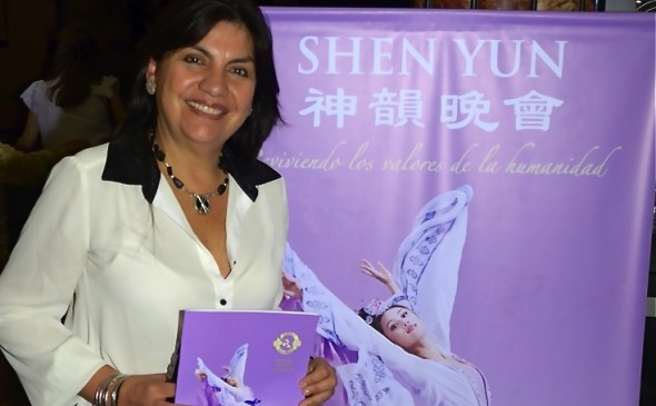 
Dna Quintana a participat la spectacolul Shen Yun de la Teatro Opera Citi din Buenos Aires, Argentina.
