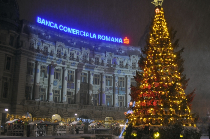 Lumini în Bucureşti, aprinse cu ocazia Sărbătorilor de iarnă (Epoch Times România)