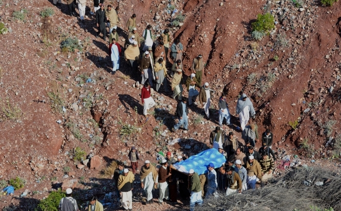 Cel puţin 21 morţi într-un atentat asupra pelerinilor şiiţi în Pakistan, 30 decembrie 2012 (A Majeed / AFP / Getty Images)