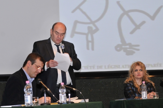 Institutul francez, Masă rotundă cu tema,” Dreptul internaţional,ororile comunismului-utopie,iluzii, realităţi” (Epoch Times România)