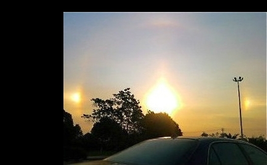 Fenomene neobişnuite pe cerul Chinei - mai mulţi sori şi un curcubeu inversat, estul Chinei, 10 decembrie 2012 (de pe Internet)