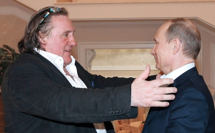 Actorul francez Gerard Depardieu şi preşedintele rus, Vladimir Putin. (MIKHAIL KLIMENTYEV / AFP / Getty Images)