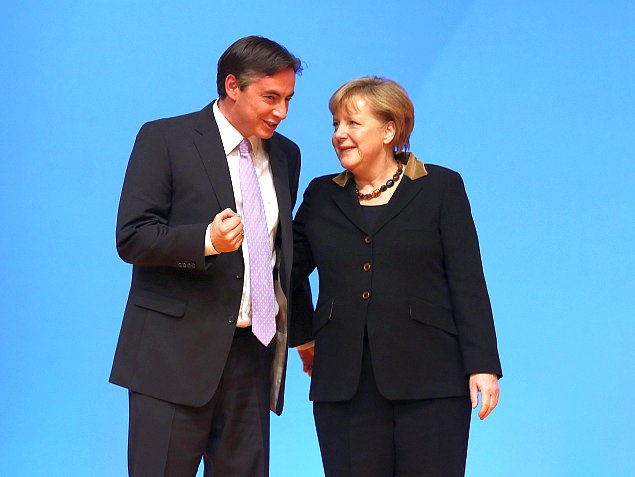 Cancelarul german Angela Merkel, liderul Partidului Creştin-Democrat împreună cu David McAllister