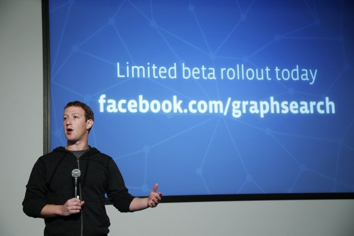 CEO-ul Facebook, Mark Zuckerberg introduce Graph Search în timpul unei prezentări pe 15 ianuarie 2013, în Menlo Park. (Stephen Lam / Getty Images)