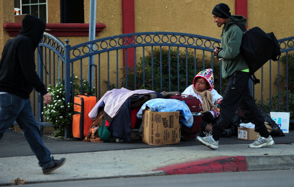 Cerşetori în Los Angeles, 6 decembrie 2011 (Frederic J. Brown / AFP / Getty Images)