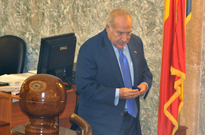 Dan Voiculescu, depunerea jurământului în Senatul României (Epoch Times România)