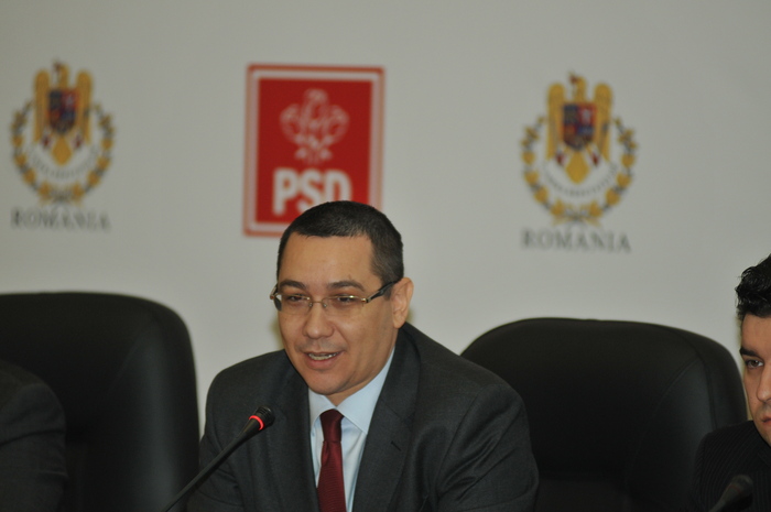 Premierul Victor Ponta la şedinţa grupurilor reunite ale USL, la Palatul Parlamentului (Epoch Times România)