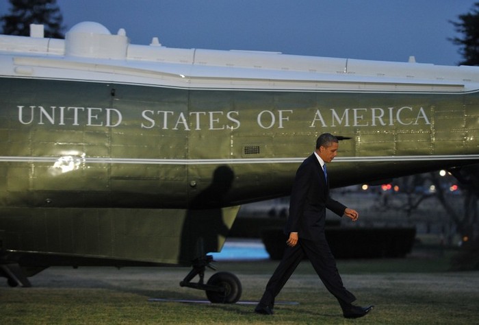 Preşedintele american Barack Obama se întoarce la Casa Albă, Washington DC, 4 februarie 2013. (Nicholas Kamm / AFP / Getty Images)