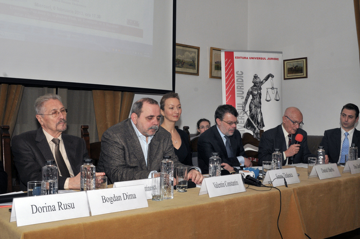 Jockey Club, lansarea vol. ”Reforma constituţională, analiză şi proiecţii”-În imagine, prezidiul cu invitaţi la dezbateri (Epoch Times România)