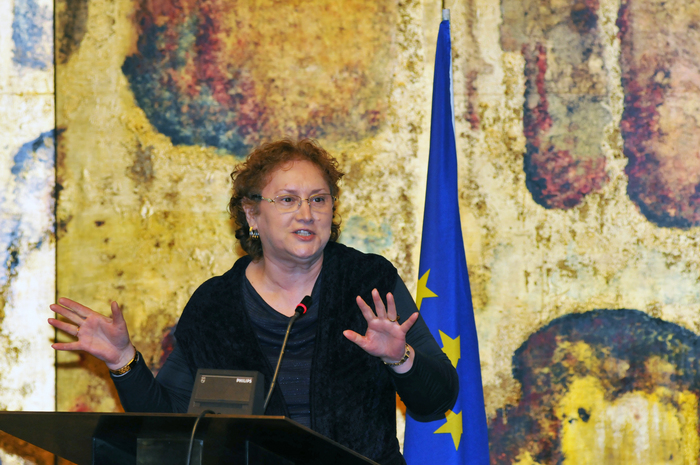 Conferinţa ”Cetăţenie şi dialog în Europa” priorităţile de comunicare ale Uniunii Europene în dialog cu cetăţenii. În imagine, Renate Weber (Epoch Times România)