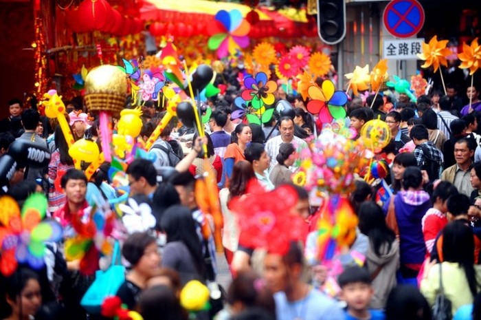 Chinezii sărbătoresc Noul An Chinezesc în Guangzhou, Guangdong, 6 februarie 2013